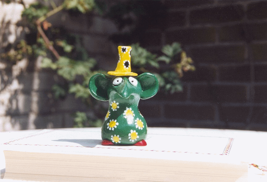 kleibeest_groenmetgelehoed